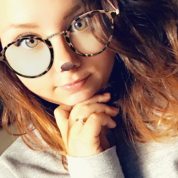 Meet your Posher, Taylor - Picture 1 of 1